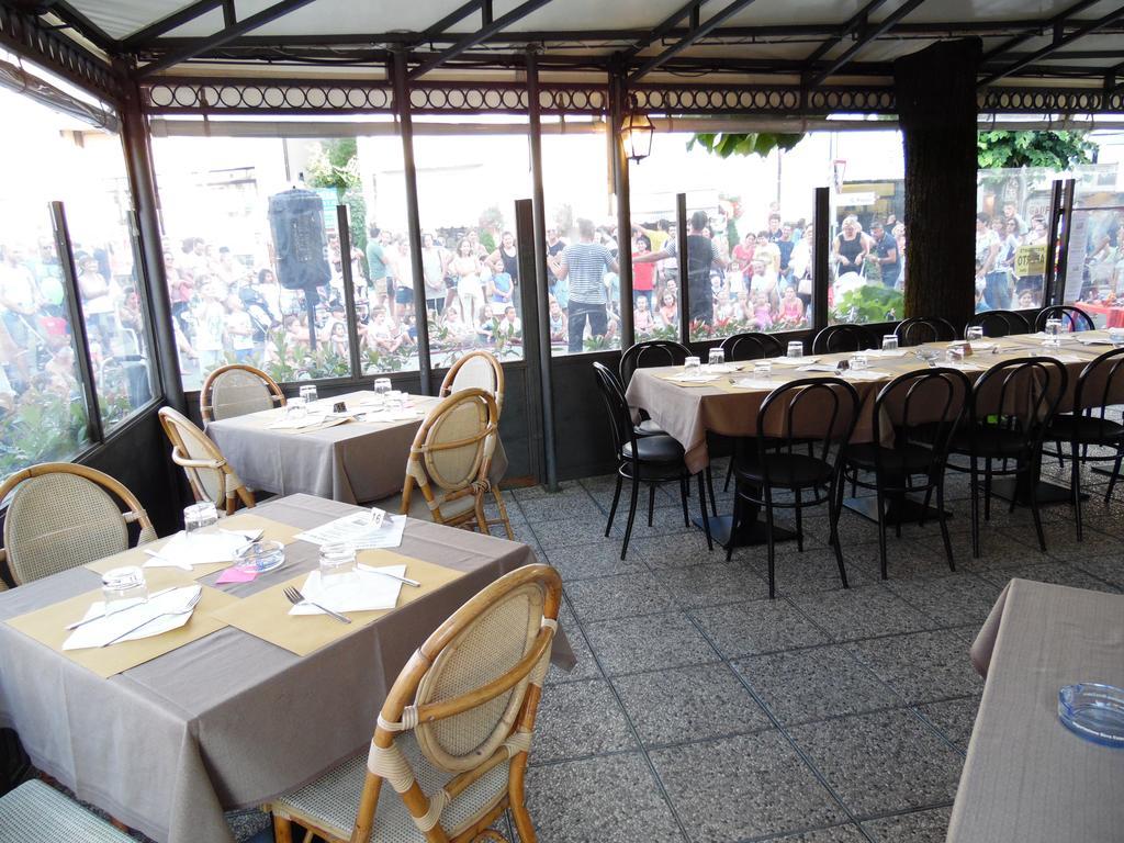 Albergo Ristorante La Torretta Кастильоне-деи-Пеполи Экстерьер фото