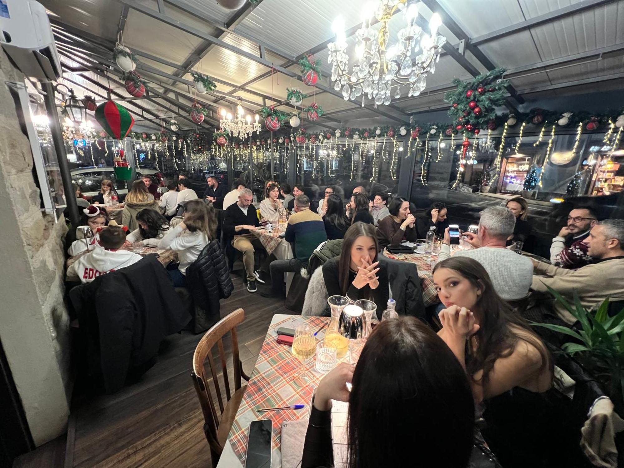Albergo Ristorante La Torretta Кастильоне-деи-Пеполи Экстерьер фото