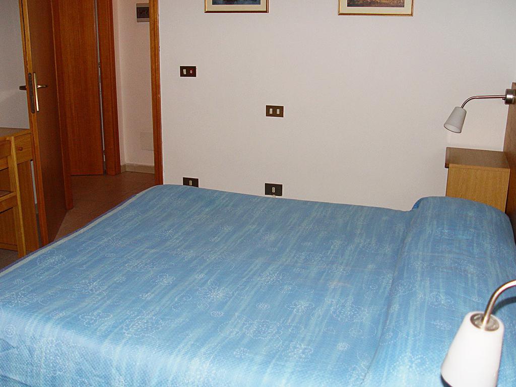 Albergo Ristorante La Torretta Кастильоне-деи-Пеполи Номер фото
