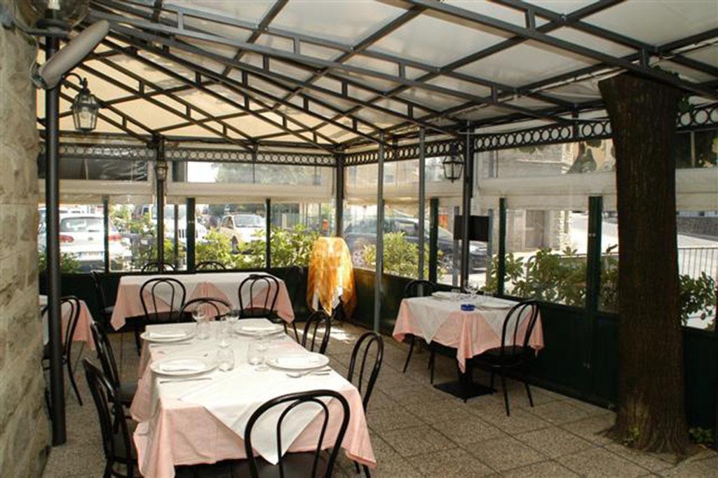 Albergo Ristorante La Torretta Кастильоне-деи-Пеполи Экстерьер фото